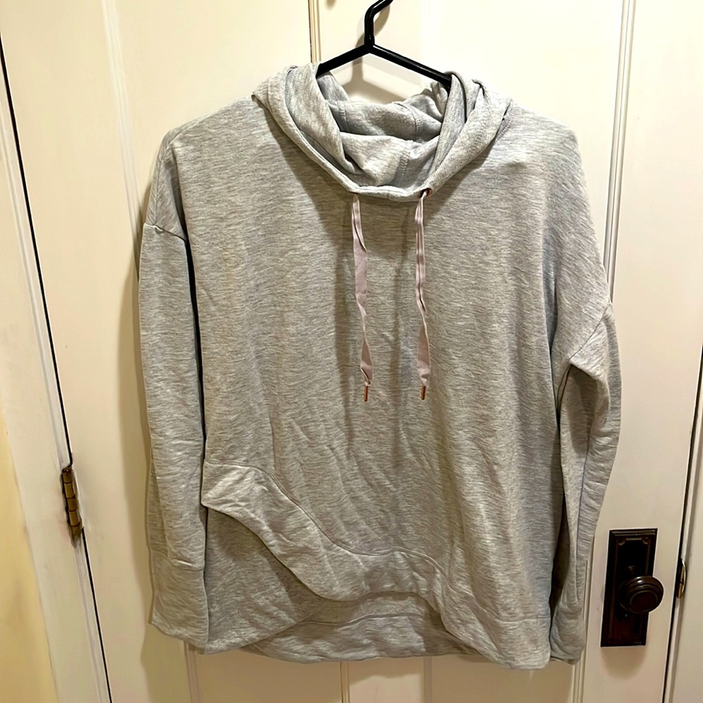 Yogalicious Women’s M gray hoodie